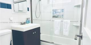 1175 NE 131st St Gallery 18