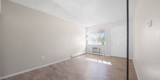 1305 Estes Street Gallery 5