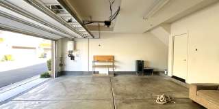2 bed, 2.5 bath located in Corona, CA! Gallery 34