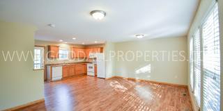 2 Bedroom, 2 1/2 Bath Townhome in Urbandale with attached Garage!!! Gallery 5