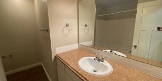 3 Bed 2 Bath 2 Car Garage Duplex In Moore ***Moore Schools Gallery 9