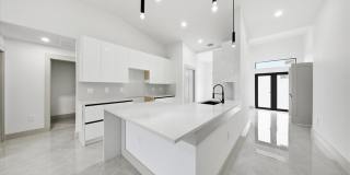 541 Chalet Avenue S Gallery 23