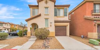 Modern Comfort Meets the Heart of Mountain's Edge! Gallery 1