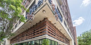 Eighteen25 Downtown Gallery 10