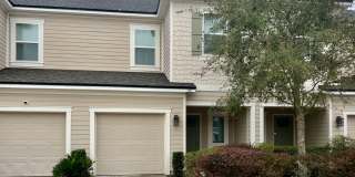 Like new 3/2.5 Townhome Gallery 1