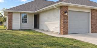 2 Bedroom - 2 Bathroom Duplex Fordland MO Available March 5th Gallery 1
