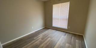 5301 East 32nd Place Unit B Gallery 13