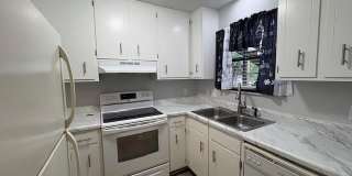 1104 GREENTREE Court Gallery 3