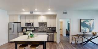 Capitol Towers – Luxury Midrise Gallery 6
