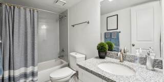 Linkhorn Bay Apartments Gallery 28