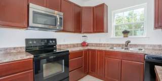Spacious End-Unit Townhome for Rent in Meridian Crossing – 3BR, 4BA, 2-Car Garage. $3,095.00/month Gallery 9