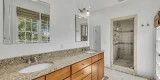 Beautifully maintained and move-in ready 4BR home with a basement Gallery 32