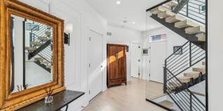 527 BROWN Street Gallery 2