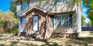 Awesome 2-bedroom,1.5-bath duplex in desirable Bellevue! Gallery 1