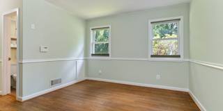 Spacious Mid Century Modern Arlington Home | Prime Location Near Clarendon & Metro Gallery 22