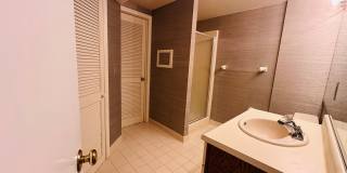 4 Bedroom, 4 Bath Townhouse Gallery 16