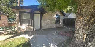 2 BD, 1 BA cottage Gallery 1