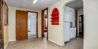 **For Lease: 908 E 31st St – Spacious 5‑Bedroom Historic Home in Central Kansas City** Gallery 9
