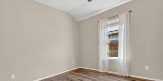 623 N Elkhart Avenue Gallery 14