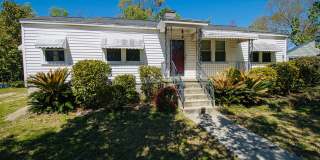 Charming 3 Bedroom, 1 Bath Bungalow Gallery 1