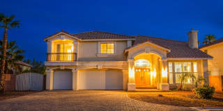 Beautiful 5 bedroom 4.5 bath home with large basement in gated community! Gallery 1