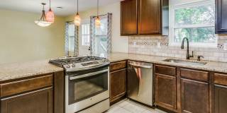 4 bedroom home in Cordova Park Gallery 8