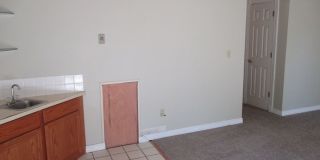 Wonderful Home in Campus West! Gallery 17