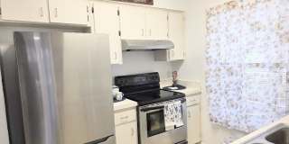 Charming 1-bedroom, 1-bath second-floor condo available NOW! Gallery 6