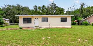 Cute 3 bedroom and 1.5 bath in Orange park Gallery 1
