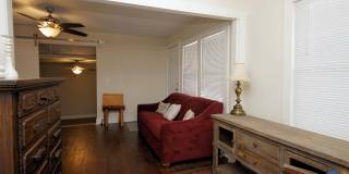 37 SE Magnolia Avenue Gallery 41