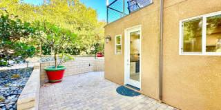 Immaculate and Beautiful Attached JADU Construction Guest Home on Lovely, Gated Private Property! Gallery 1