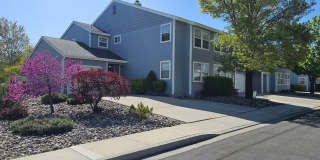 2bd/2ba/1car garage downstairs condo Gallery 1