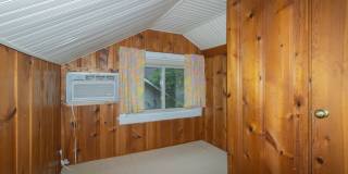 Spacious 4BR Bungalow: Historic Old Southwest w/ Screened Porch & Car Port Gallery 35