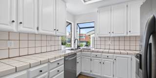 2 Bedroom Condo for Rent in Redding CA | Pool, Spa, Fireplace, Balcony Gallery 15