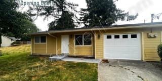 1114 Oak Ave NE Gallery 1