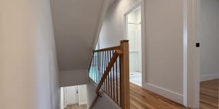 160 Main St Gallery 18
