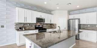 7719 Poppy Gallery 7