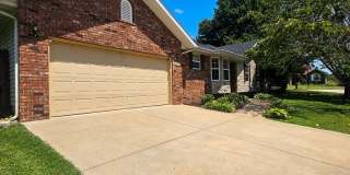 3 Bedroom | 2 Bathroom | 2 Car Garage | Fenced backyard | Nixa MO! | Nixa Schools! Gallery 5