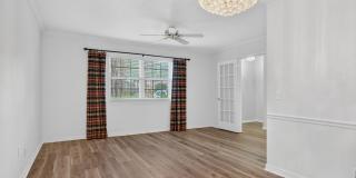 Spacious & Exciting Townhome style Condo Gallery 5