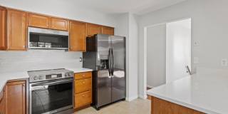 Ready for move in!  Home in water privileged Hillsmere! Gallery 8