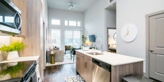 Met on 7th Gallery 29