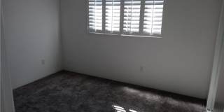 5255 Bellingham Avenue Gallery 12