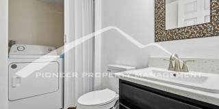 Charming Townhouse with Central AC and Washer/Dryer Gallery 17