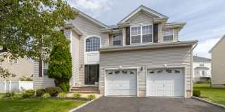 4 Beds 2.5 Baths Gallery 1