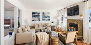 8373 El Paseo Grande Gallery 24