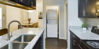 Lakeshore Apartments Gallery 6