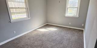 4 bedroom/1 bath/detached storage building Gallery 16