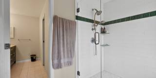Spacious 4BR/3BA Pool Home in Jacksonville Gallery 16