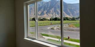 Spacious Springville Townhome Gallery 30