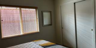 Ideal Duplex on NW Broadway with Parking Gallery 22